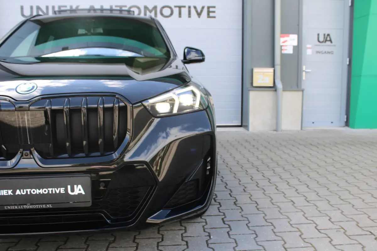 XDRIVE 30e M SPORT PRO | PANO | TREKHAAK | HARMAN KARDON | HEAD UP | 360 CAMERA | 19"| CARPLAY | SFEERVERLICHTING | ACC |