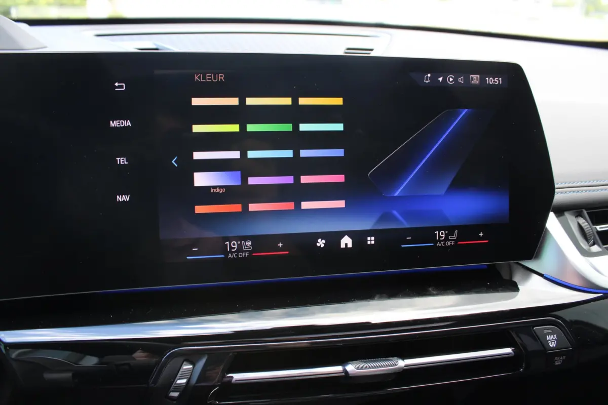 XDRIVE 30e M SPORT PRO | PANO | TREKHAAK | HARMAN KARDON | HEAD UP | 360 CAMERA | 19"| CARPLAY | SFEERVERLICHTING | ACC |
