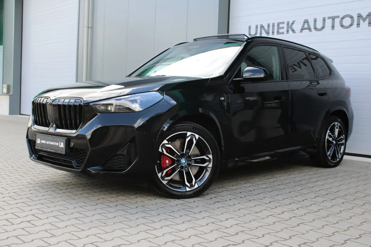XDRIVE 30e M SPORT PRO | PANO | TREKHAAK | HARMAN KARDON | HEAD UP | 360 CAMERA | 19"| CARPLAY | SFEERVERLICHTING | ACC |