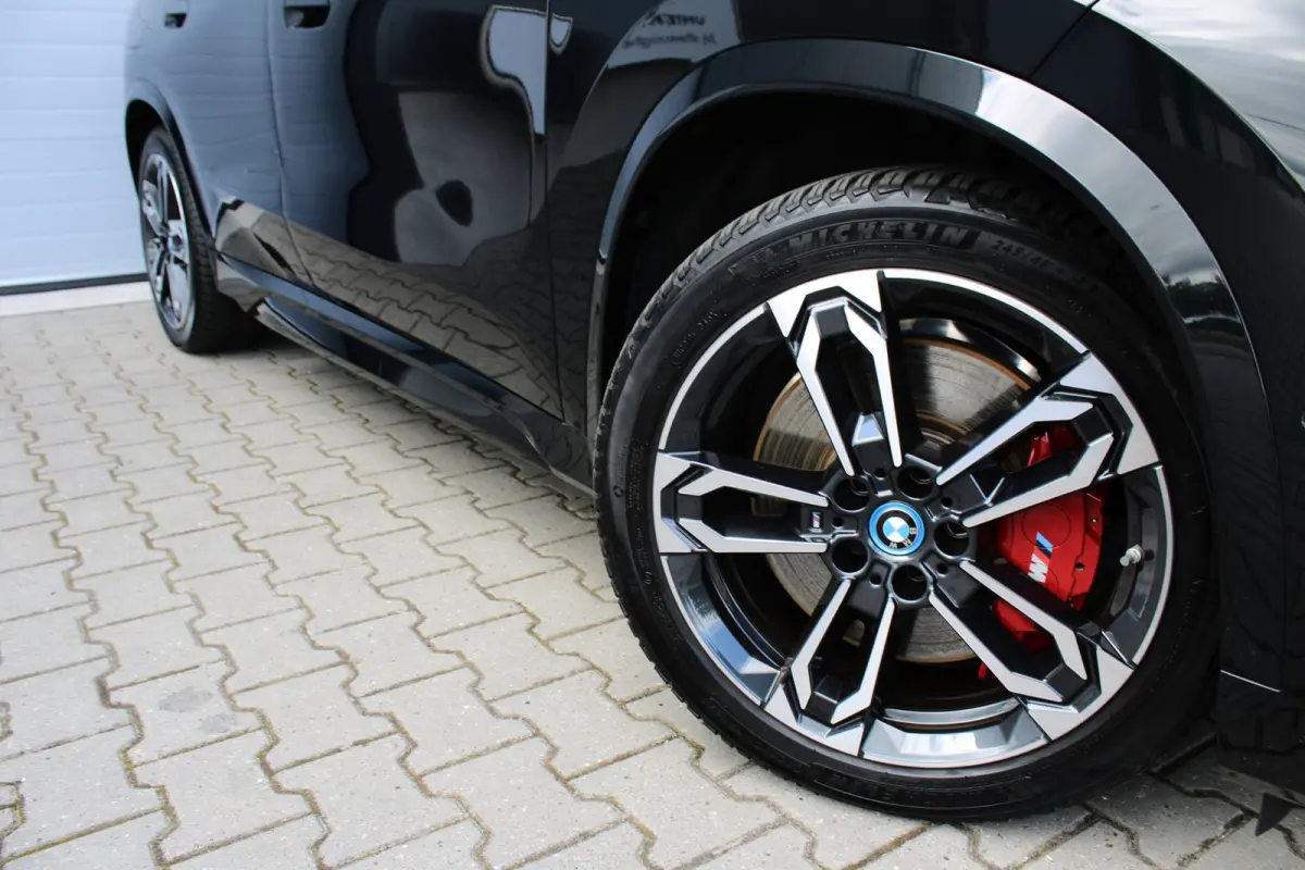 XDRIVE 30e M SPORT PRO | PANO | TREKHAAK | HARMAN KARDON | HEAD UP | 360 CAMERA | 19"| CARPLAY | SFEERVERLICHTING | ACC |