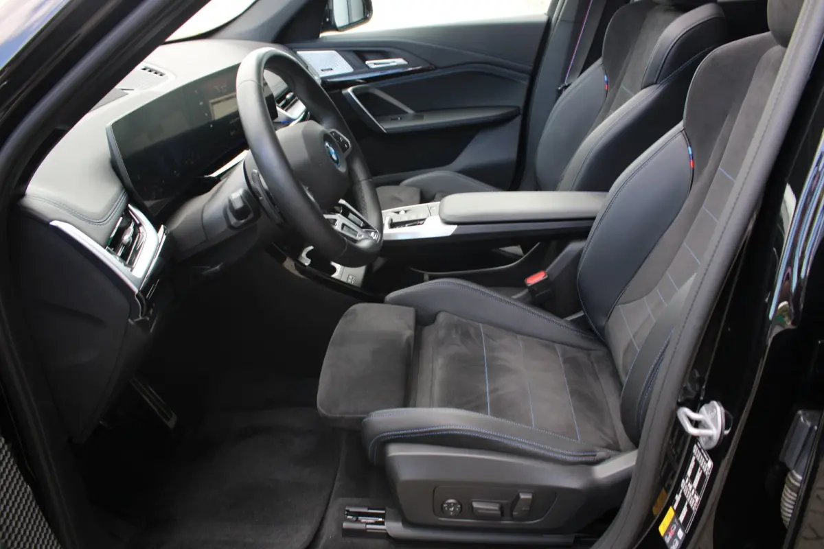 XDRIVE 30e M SPORT PRO | PANO | TREKHAAK | HARMAN KARDON | HEAD UP | 360 CAMERA | 19"| CARPLAY | SFEERVERLICHTING | ACC |