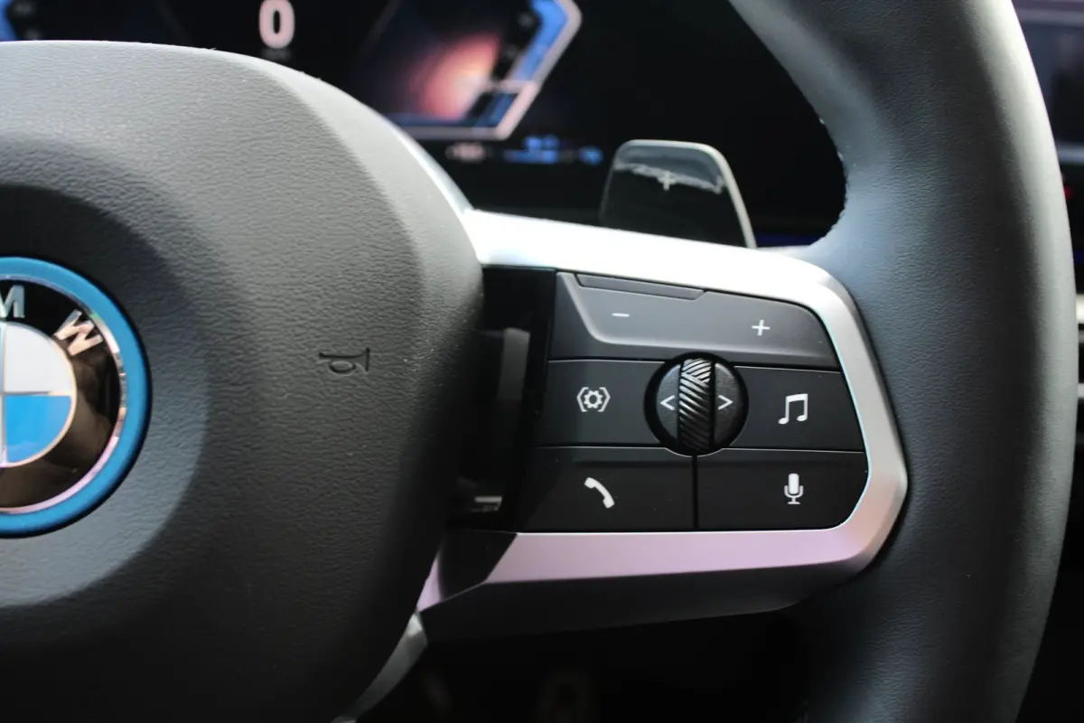 XDRIVE 30e M SPORT PRO | PANO | TREKHAAK | HARMAN KARDON | HEAD UP | 360 CAMERA | 19"| CARPLAY | SFEERVERLICHTING | ACC |