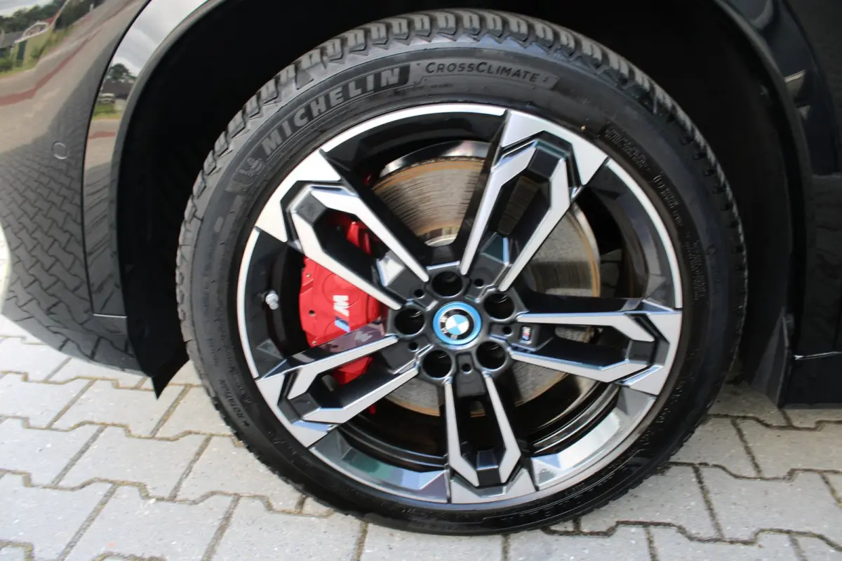 XDRIVE 30e M SPORT PRO | PANO | TREKHAAK | HARMAN KARDON | HEAD UP | 360 CAMERA | 19"| CARPLAY | SFEERVERLICHTING | ACC |
