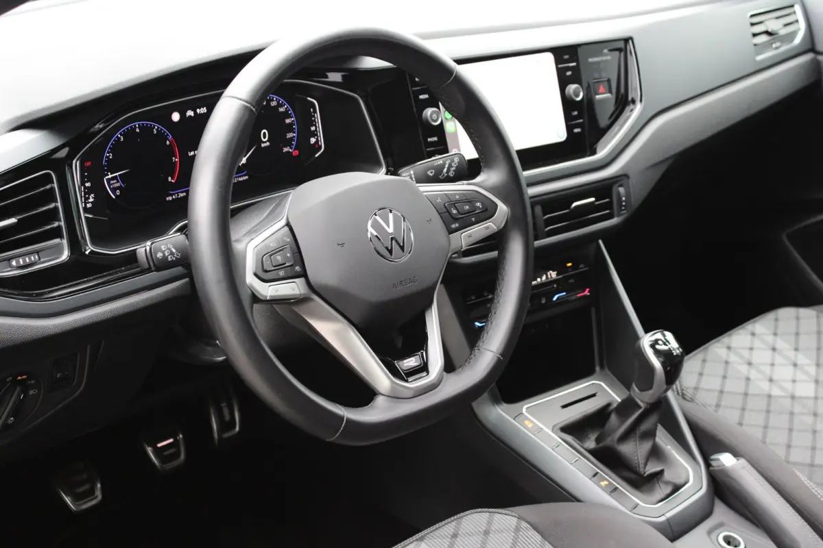 1.0 TSI 116 PK | R LINE | PANO | CARPLAY | LED | ACC | NAVIGATIE | PDC | VOL OPTIES!