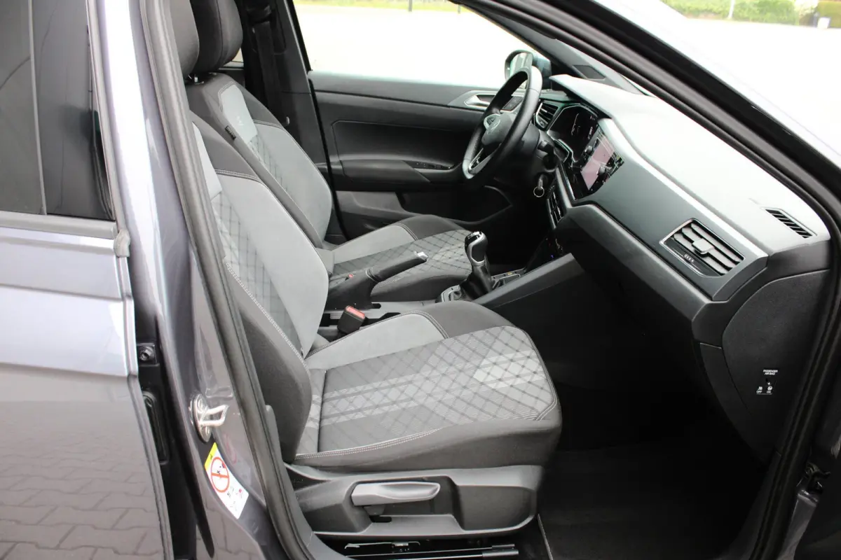 1.0 TSI 116 PK | R LINE | PANO | CARPLAY | LED | ACC | NAVIGATIE | PDC | VOL OPTIES!