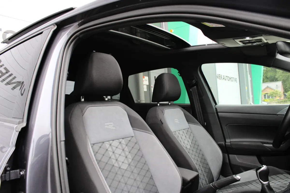 1.0 TSI 116 PK | R LINE | PANO | CARPLAY | LED | ACC | NAVIGATIE | PDC | VOL OPTIES!