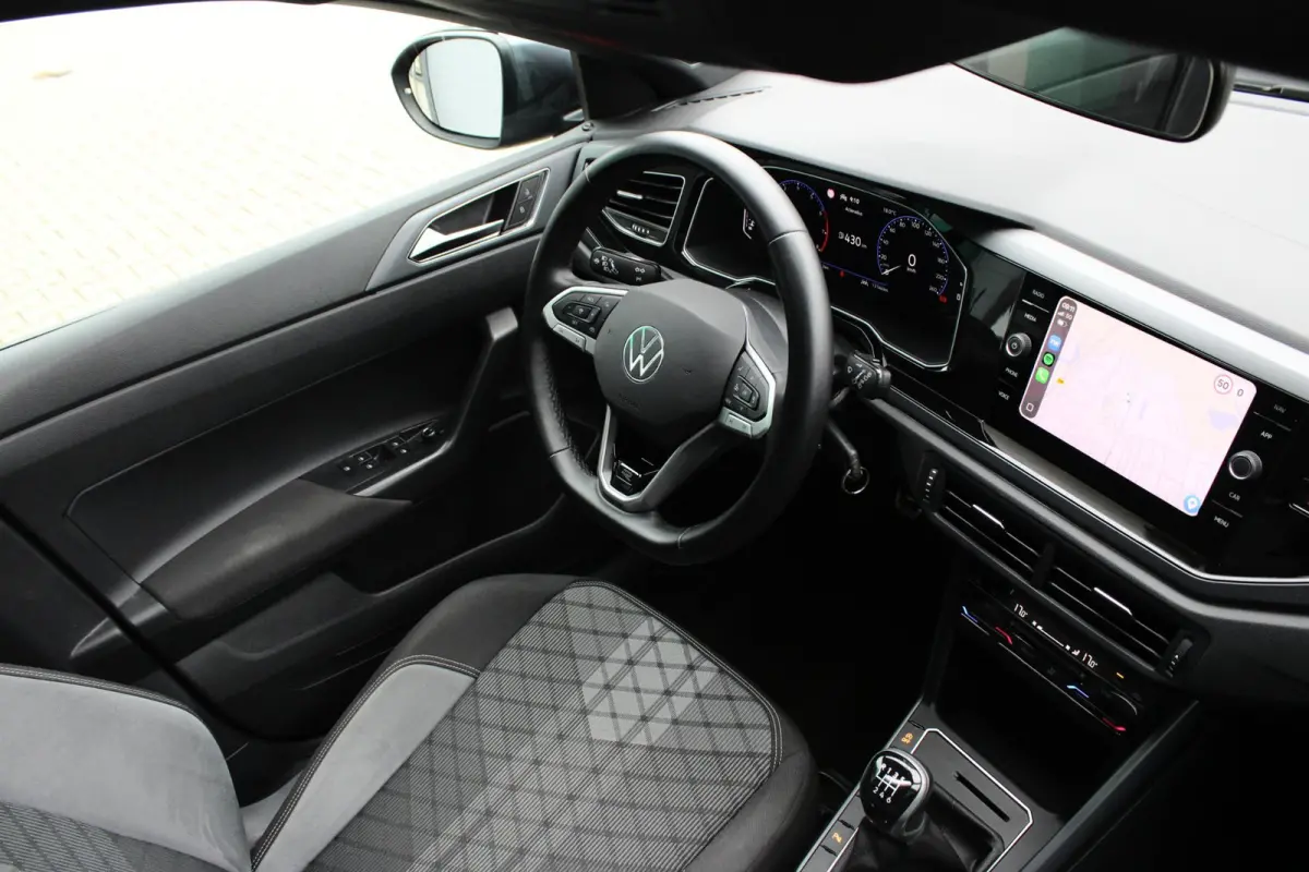 1.0 TSI 116 PK | R LINE | PANO | CARPLAY | LED | ACC | NAVIGATIE | PDC | VOL OPTIES!