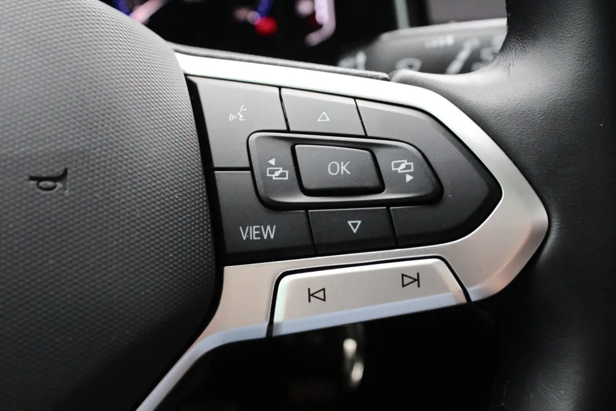 1.0 TSI 116 PK | R LINE | PANO | CARPLAY | LED | ACC | NAVIGATIE | PDC | VOL OPTIES!