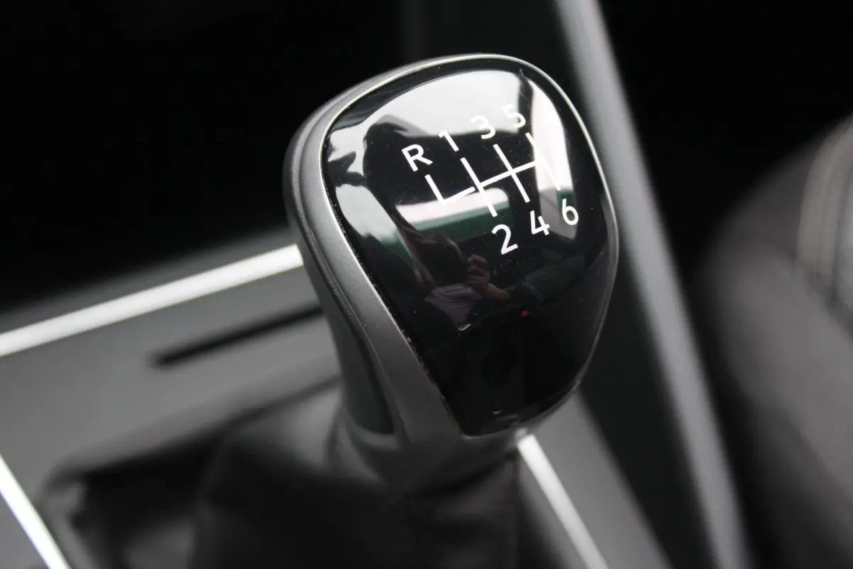 1.0 TSI 116 PK | R LINE | PANO | CARPLAY | LED | ACC | NAVIGATIE | PDC | VOL OPTIES!