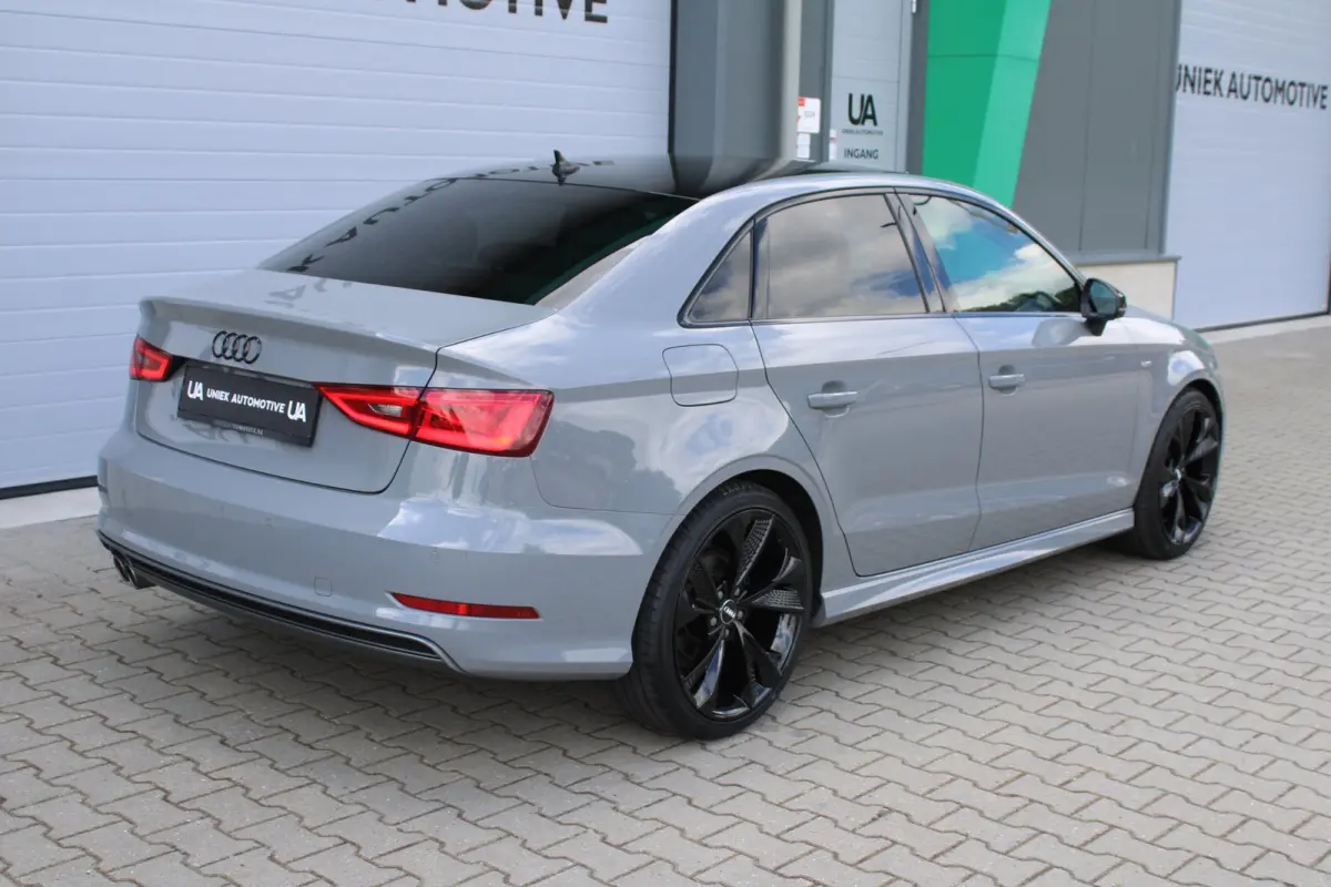 1.4 TFSI Ambiente Pro Line S | S-LINE | NARDOGRIJS | S-TRONIC | B & O | 19" BLACK | BLACK OPTIK | ZÉÉR DIK!