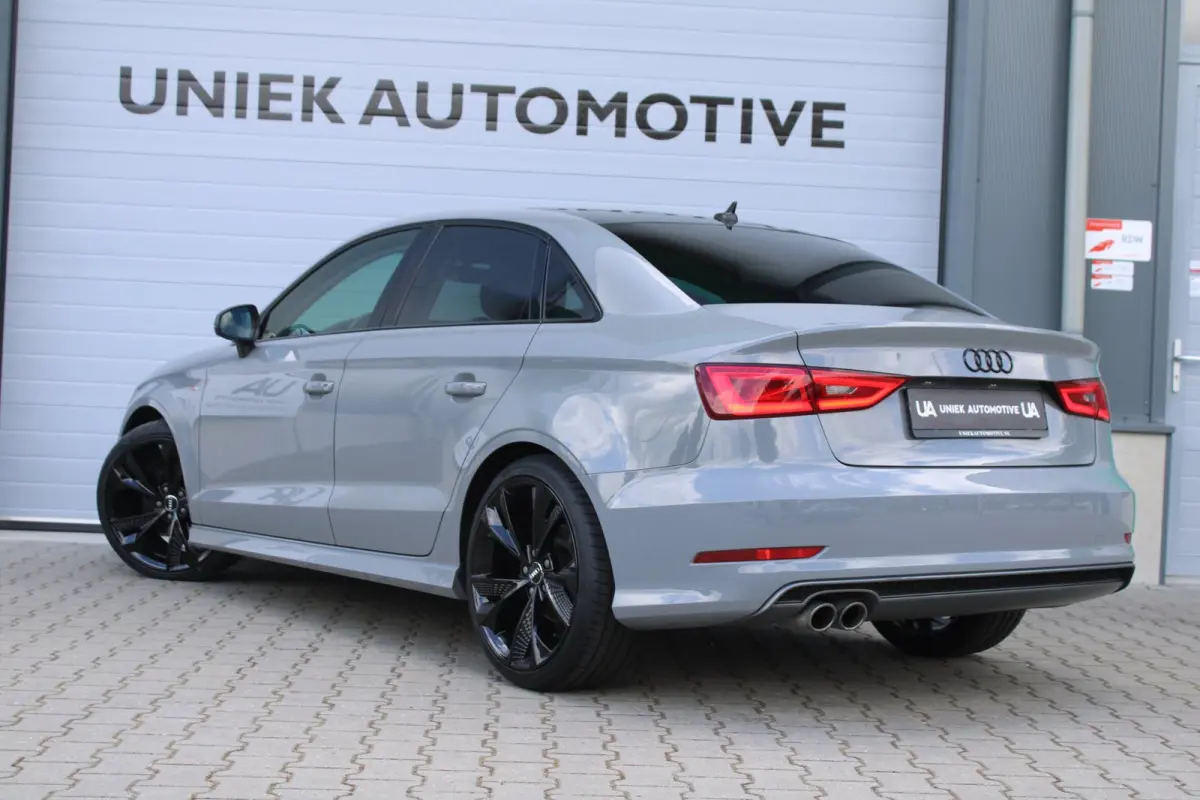 1.4 TFSI Ambiente Pro Line S | S-LINE | NARDOGRIJS | S-TRONIC | B & O | 19" BLACK | BLACK OPTIK | ZÉÉR DIK!
