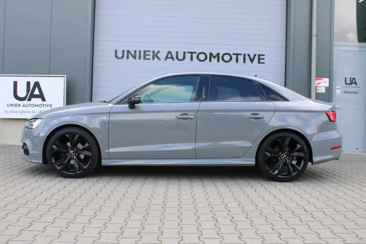 1.4 TFSI Ambiente Pro Line S | S-LINE | NARDOGRIJS | S-TRONIC | B & O | 19" BLACK | BLACK OPTIK | ZÉÉR DIK!