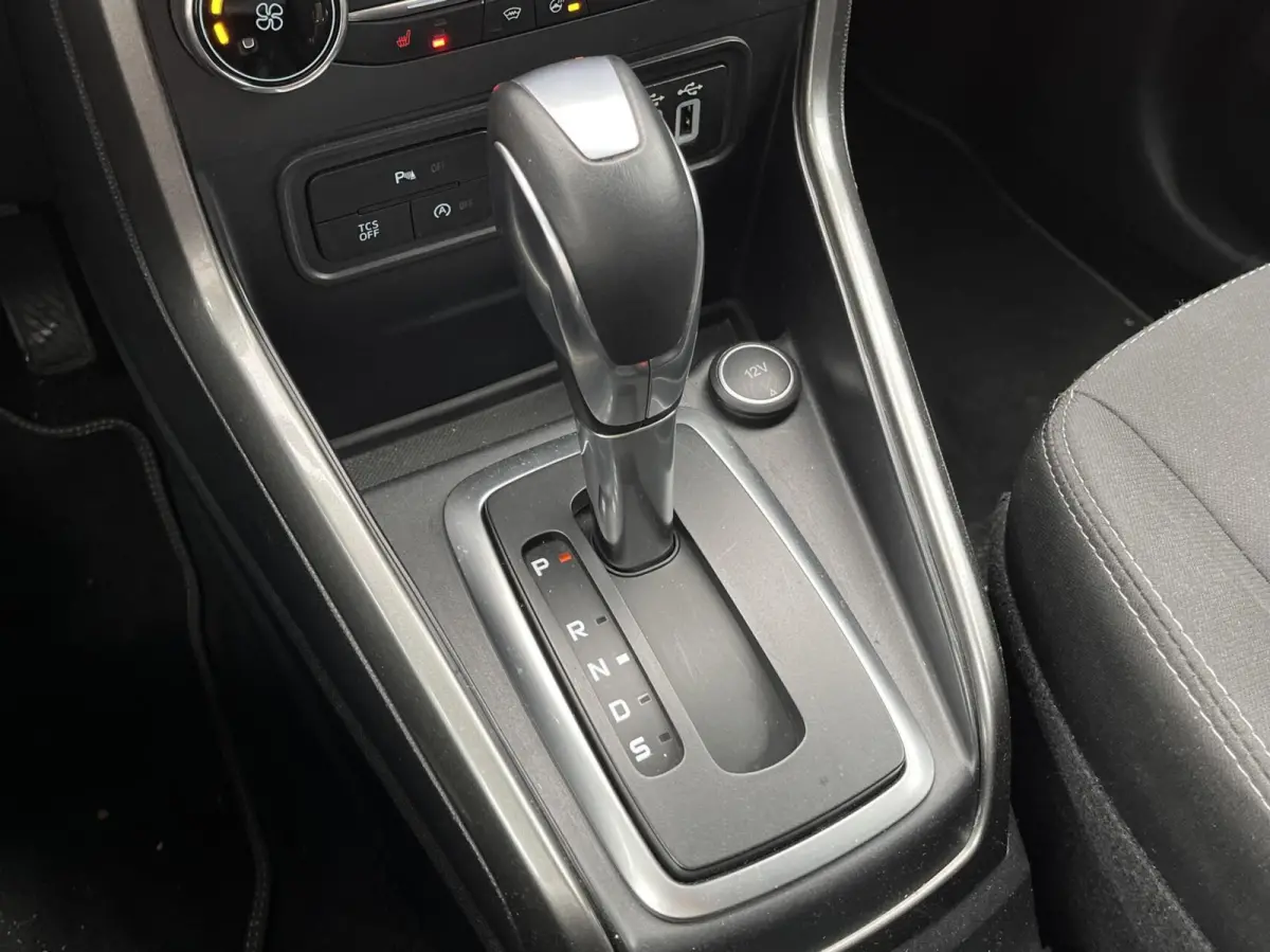 1.0 EcoBoost Titanium 125PK Automaat Winterpack Navi Parkeersensoren Climate Cruise Control Privacy Glass *Dealer Onderhouden*