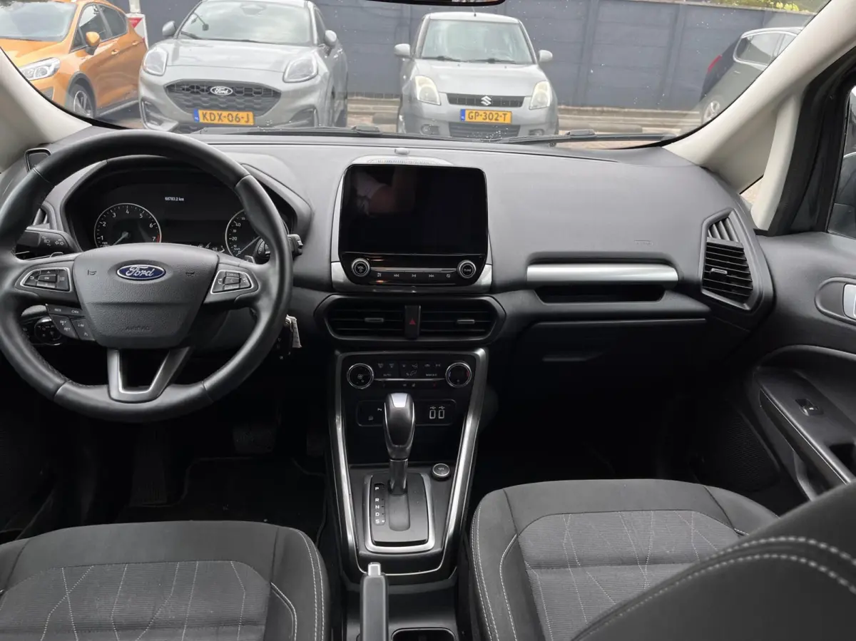1.0 EcoBoost Titanium 125PK Automaat Winterpack Navi Parkeersensoren Climate Cruise Control Privacy Glass *Dealer Onderhouden*