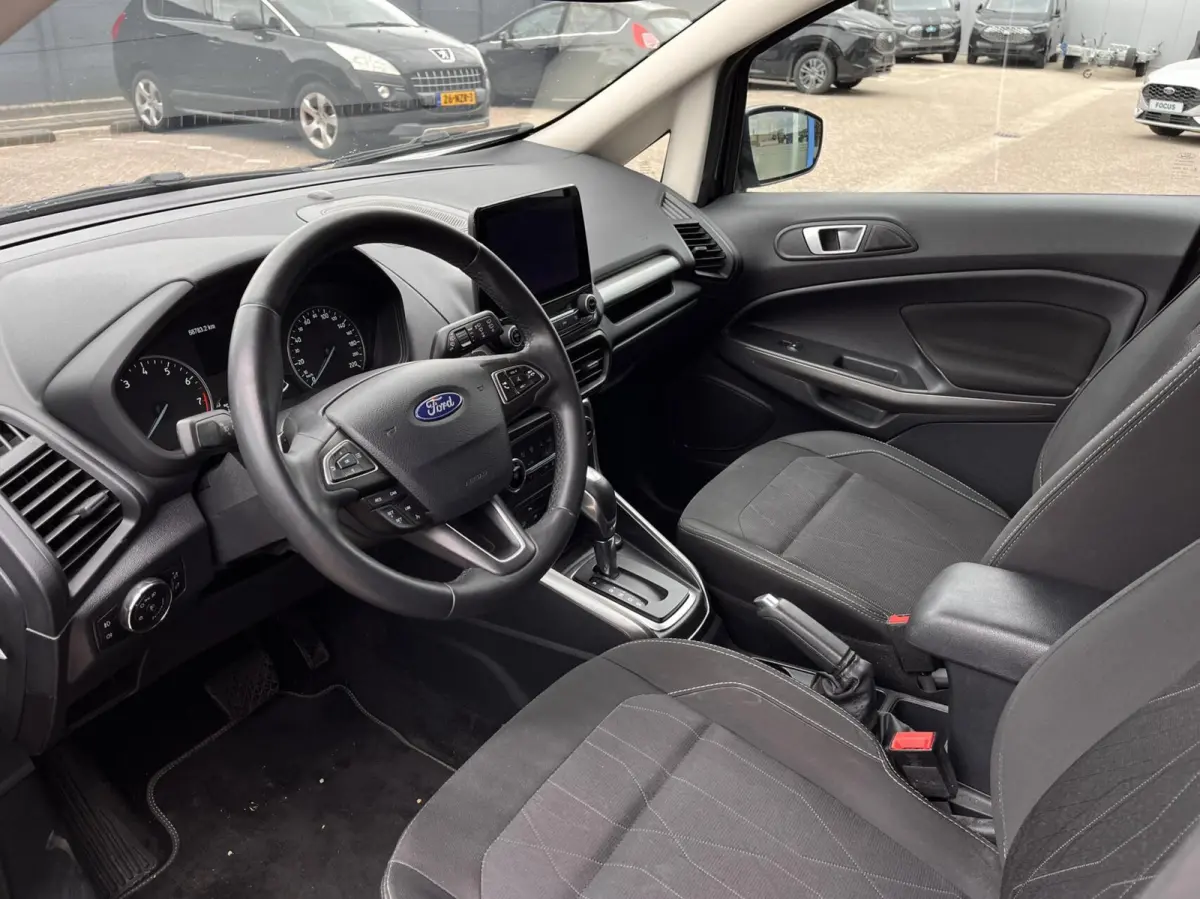 1.0 EcoBoost Titanium 125PK Automaat Winterpack Navi Parkeersensoren Climate Cruise Control Privacy Glass *Dealer Onderhouden*