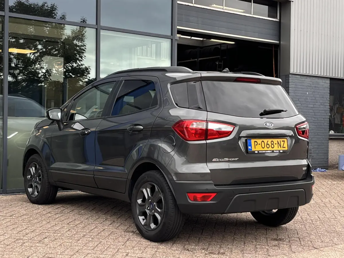 1.0 EcoBoost Titanium 125PK Automaat Winterpack Navi Parkeersensoren Climate Cruise Control Privacy Glass *Dealer Onderhouden*