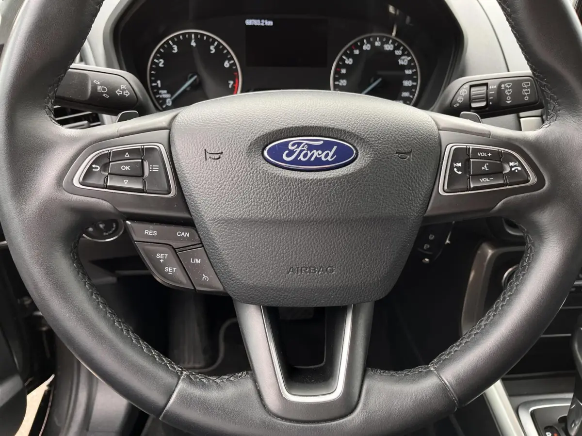 1.0 EcoBoost Titanium 125PK Automaat Winterpack Navi Parkeersensoren Climate Cruise Control Privacy Glass *Dealer Onderhouden*