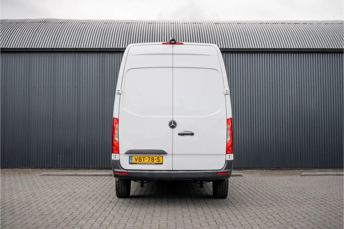 311 CDI RWD L2H2 | Volledig Ingericht | Mbux | Camera | Climatronic