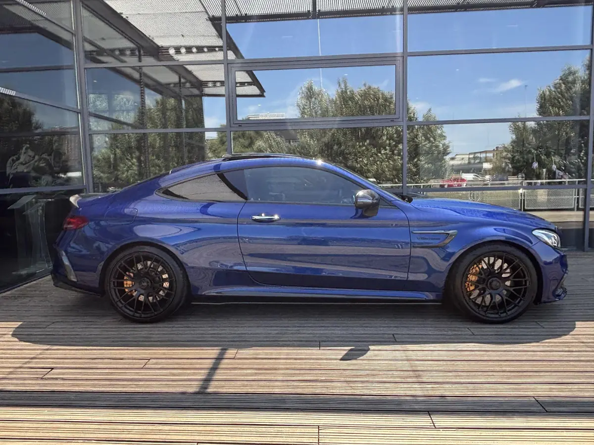 AMG 63 S | KERAMISCH | BURMESTER | AMG PERFORMANCE UITLAAT | PANORAMA/SCHUIF-KANTELDAK | AMG PERFORMANCE STOELEN | AMG DRIVERS PACKAGE |