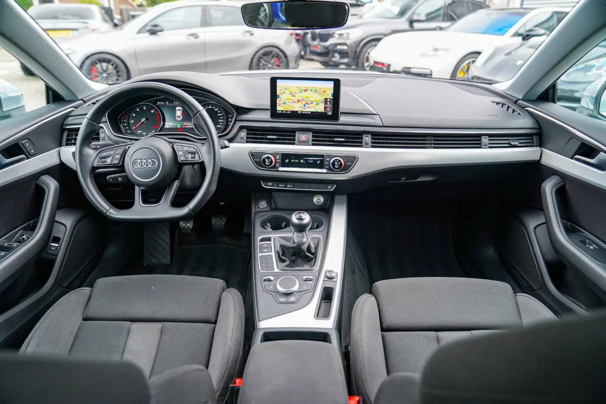 2.0 TFSI MHEV Sport | Navigatie | Elektrisch bedienbare achterklep | Multifunctioneel stuurwiel | Cruise control