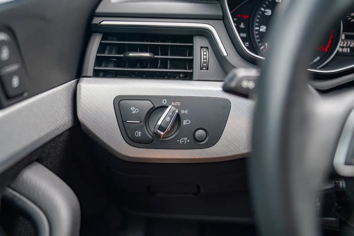 2.0 TFSI MHEV Sport | Navigatie | Elektrisch bedienbare achterklep | Multifunctioneel stuurwiel | Cruise control