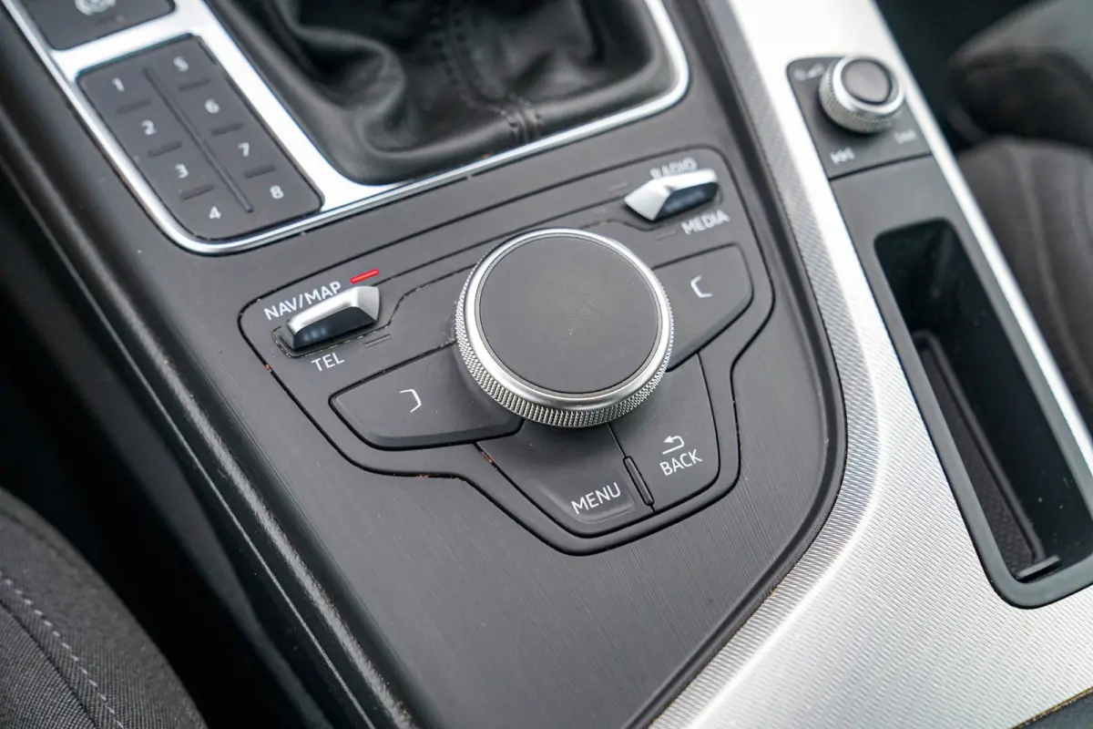 2.0 TFSI MHEV Sport | Navigatie | Elektrisch bedienbare achterklep | Multifunctioneel stuurwiel | Cruise control