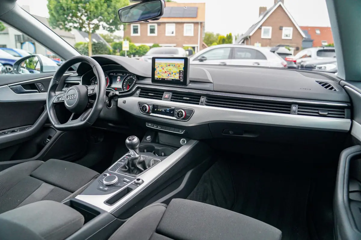 2.0 TFSI MHEV Sport | Navigatie | Elektrisch bedienbare achterklep | Multifunctioneel stuurwiel | Cruise control