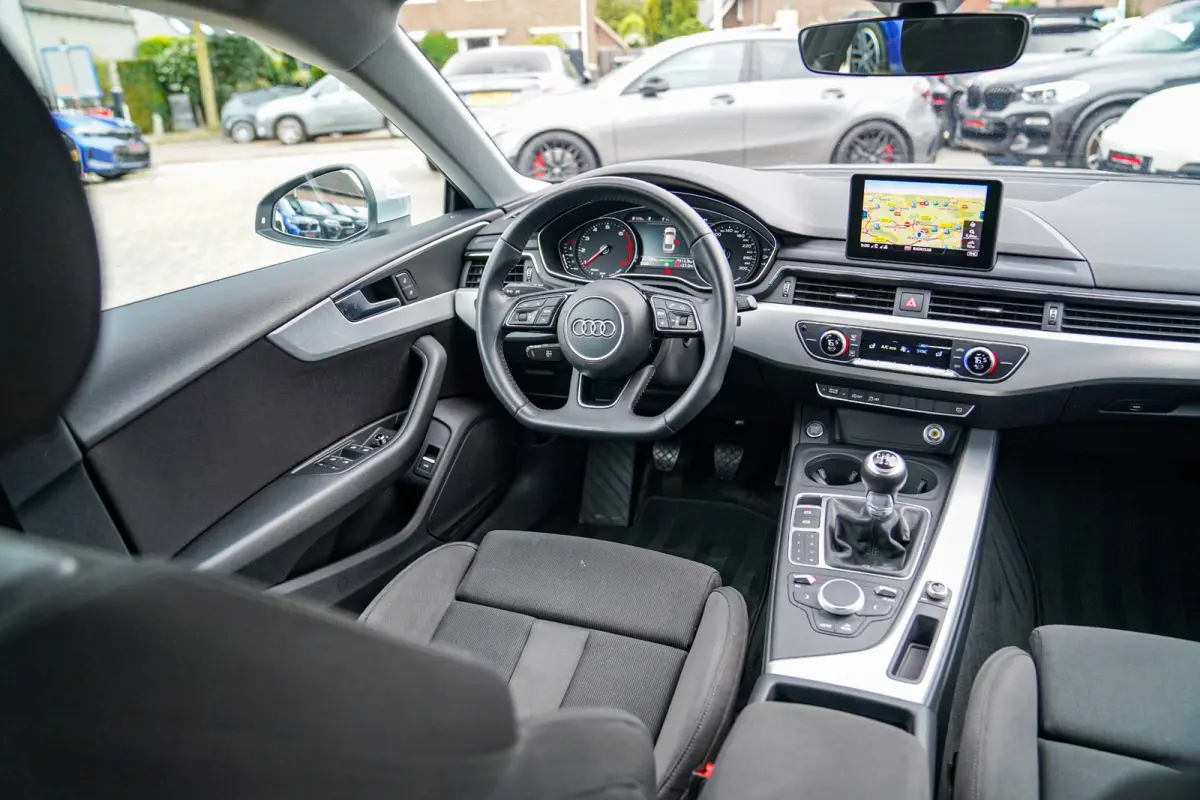 2.0 TFSI MHEV Sport | Navigatie | Elektrisch bedienbare achterklep | Multifunctioneel stuurwiel | Cruise control