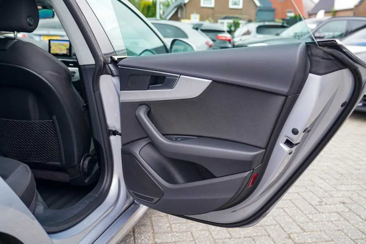 2.0 TFSI MHEV Sport | Navigatie | Elektrisch bedienbare achterklep | Multifunctioneel stuurwiel | Cruise control