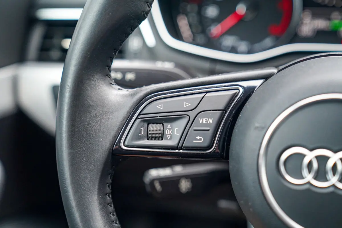 2.0 TFSI MHEV Sport | Navigatie | Elektrisch bedienbare achterklep | Multifunctioneel stuurwiel | Cruise control