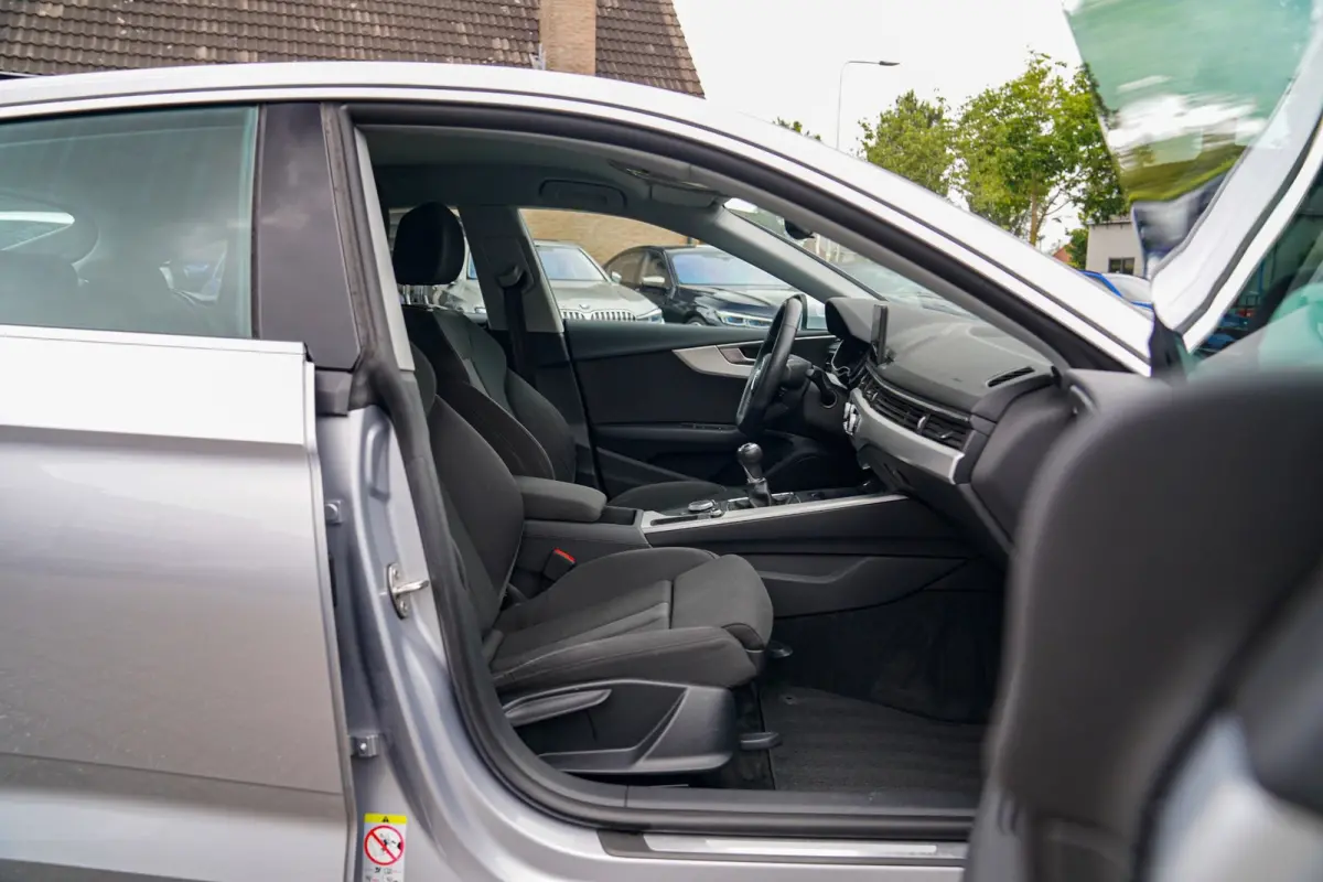 2.0 TFSI MHEV Sport | Navigatie | Elektrisch bedienbare achterklep | Multifunctioneel stuurwiel | Cruise control