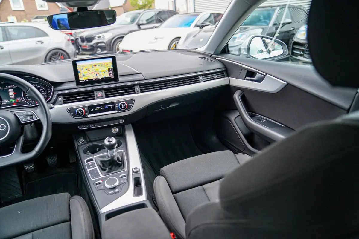 2.0 TFSI MHEV Sport | Navigatie | Elektrisch bedienbare achterklep | Multifunctioneel stuurwiel | Cruise control