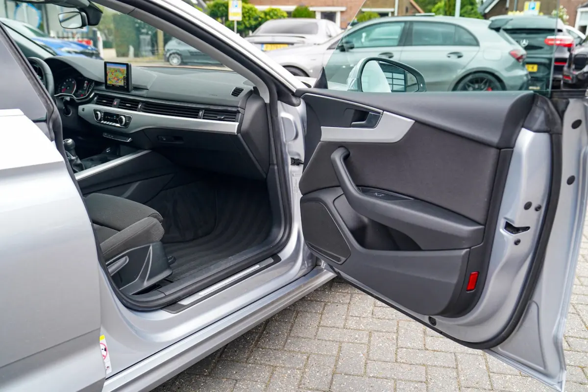 2.0 TFSI MHEV Sport | Navigatie | Elektrisch bedienbare achterklep | Multifunctioneel stuurwiel | Cruise control