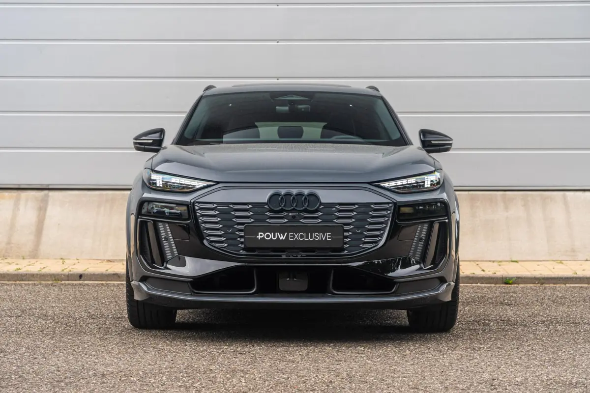 388pk S Edition Quattro 100 kWh | Panoramadak | Luchtvering | Trekhaak | Topview | Sportstoel Plus | Bijrijdersscherm | Stuur- / Stoelverwarming