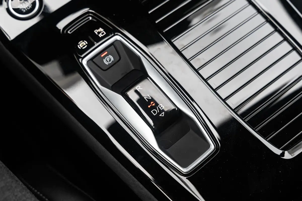 388pk S Edition Quattro 100 kWh | Panoramadak | Luchtvering | Trekhaak | Topview | Sportstoel Plus | Bijrijdersscherm | Stuur- / Stoelverwarming