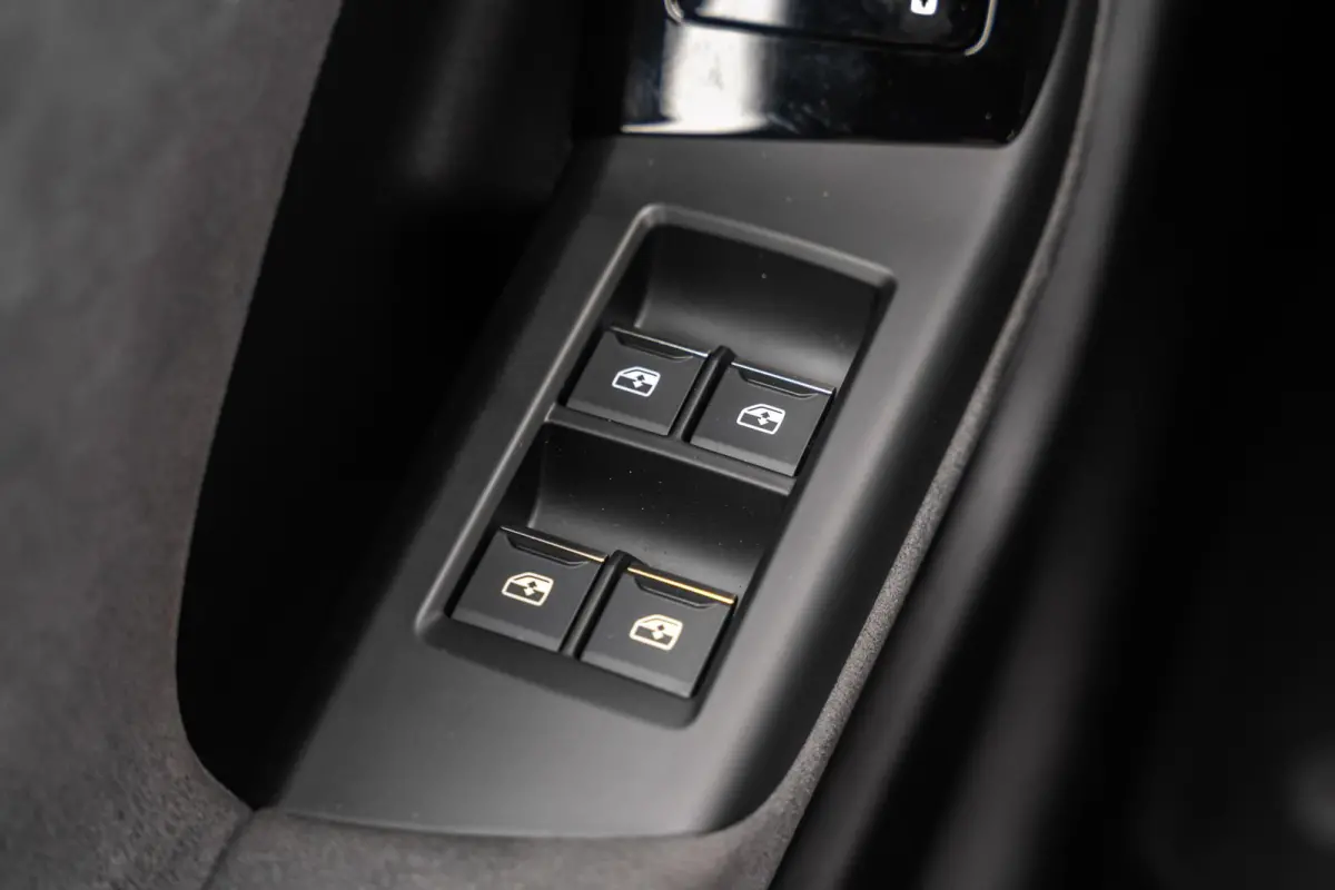 388pk S Edition Quattro 100 kWh | Panoramadak | Luchtvering | Trekhaak | Topview | Sportstoel Plus | Bijrijdersscherm | Stuur- / Stoelverwarming
