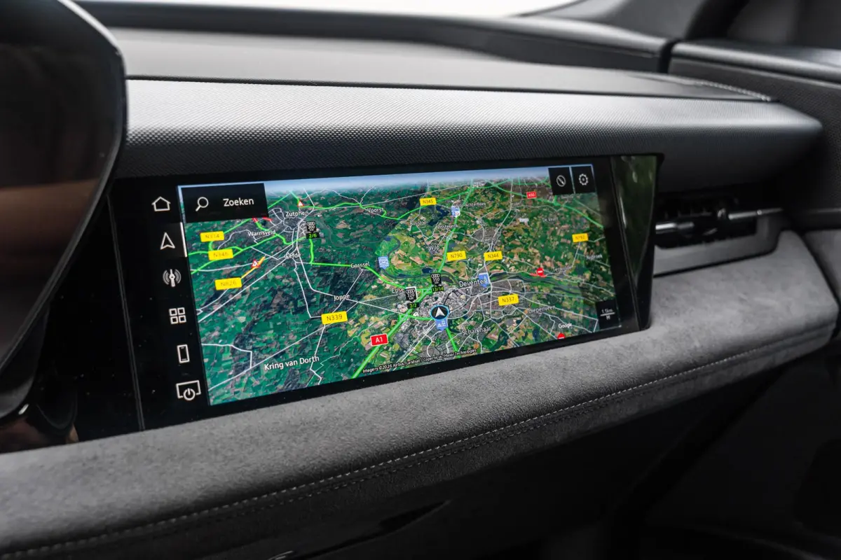 388pk S Edition Quattro 100 kWh | Panoramadak | Luchtvering | Trekhaak | Topview | Sportstoel Plus | Bijrijdersscherm | Stuur- / Stoelverwarming