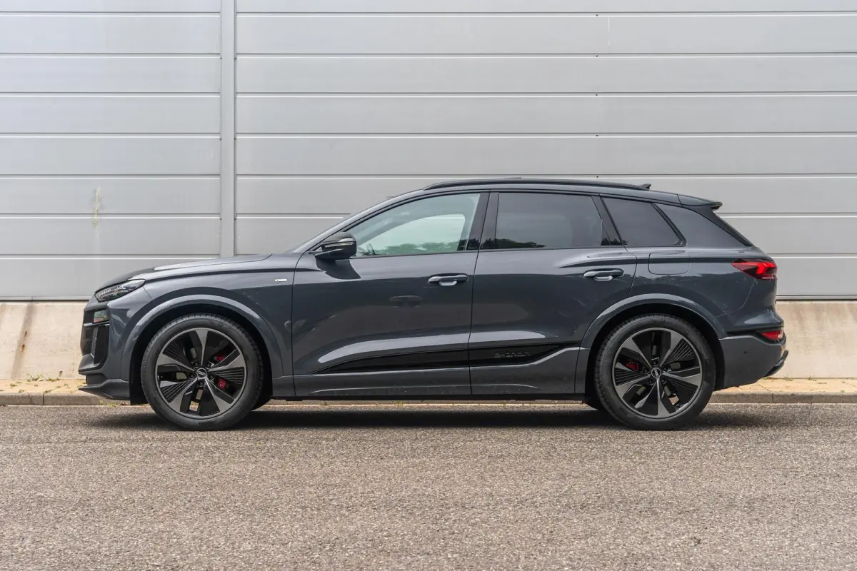 388pk S Edition Quattro 100 kWh | Panoramadak | Luchtvering | Trekhaak | Topview | Sportstoel Plus | Bijrijdersscherm | Stuur- / Stoelverwarming