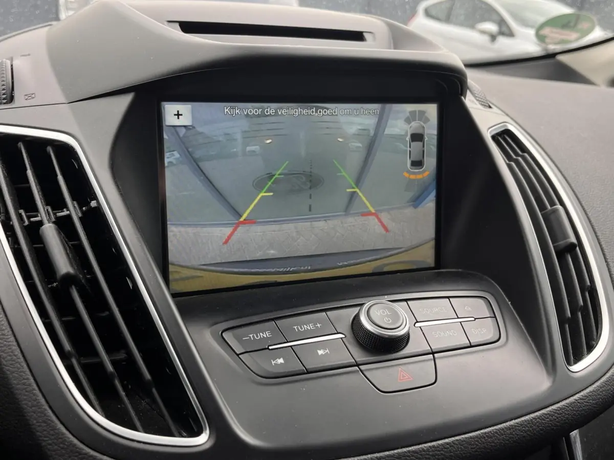 1.0 Titanium 125PK Camera Voorruitverwarming Carplay Cruise Control Climate Navi Parkeersensoren *Dealer Onderhouden*
