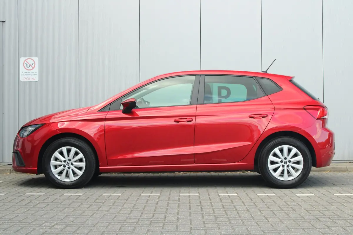 1.0 EcoTSI 95pk Style Business Intense | Cruise Control | Apple CarPlay/ Android auto | Parkeersensoren voor/ Achter | Stoelverwarming | Airco Automatische