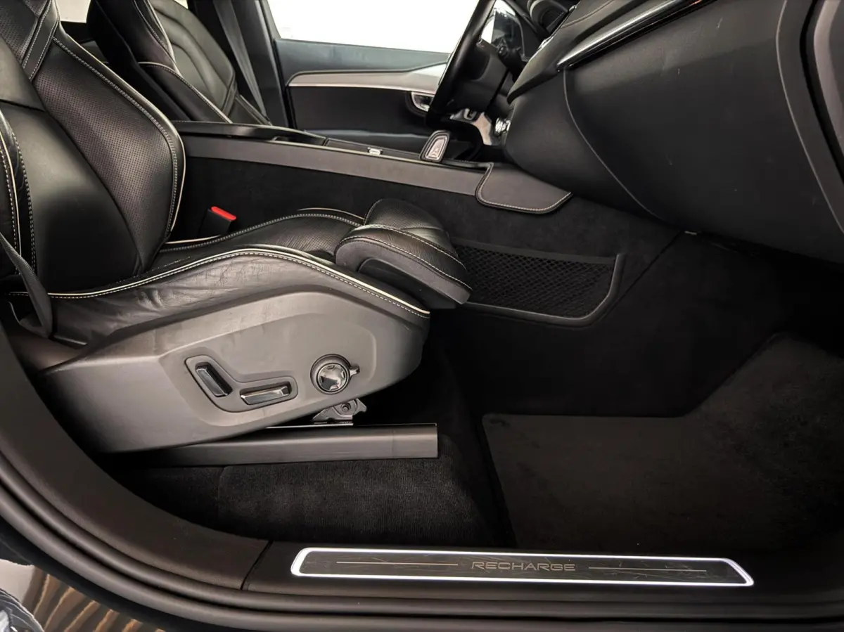 2.0 T8 Recharge AWD R-Design Pano B&W 360º Luchtvering Trekh.