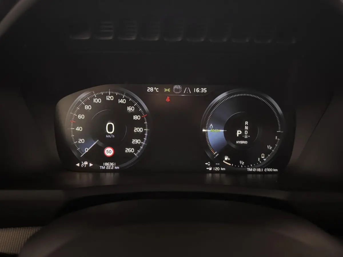2.0 T8 Recharge AWD R-Design Pano B&W 360º Luchtvering Trekh.