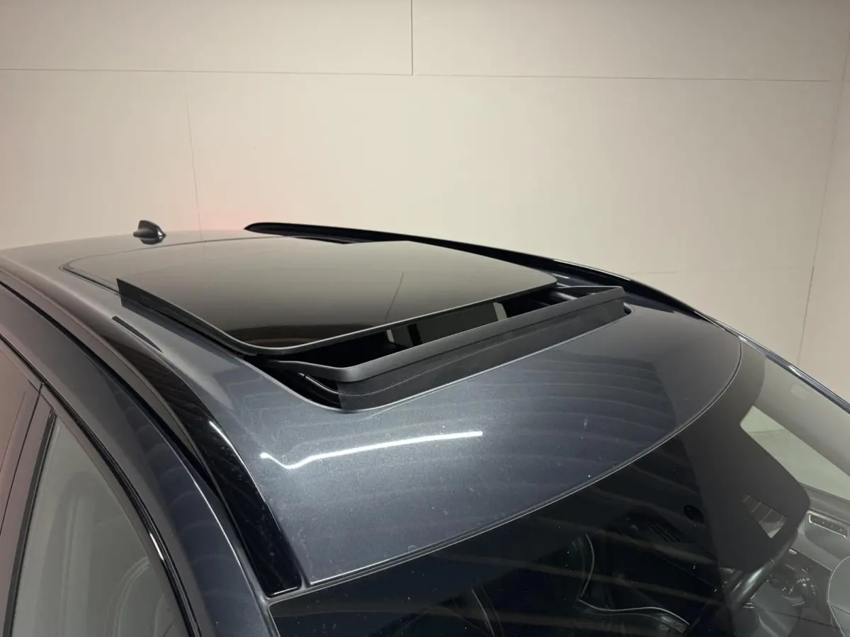 2.0 T8 Recharge AWD R-Design Pano B&W 360º Luchtvering Trekh.