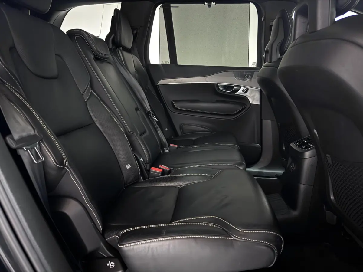 2.0 T8 Recharge AWD R-Design Pano B&W 360º Luchtvering Trekh.