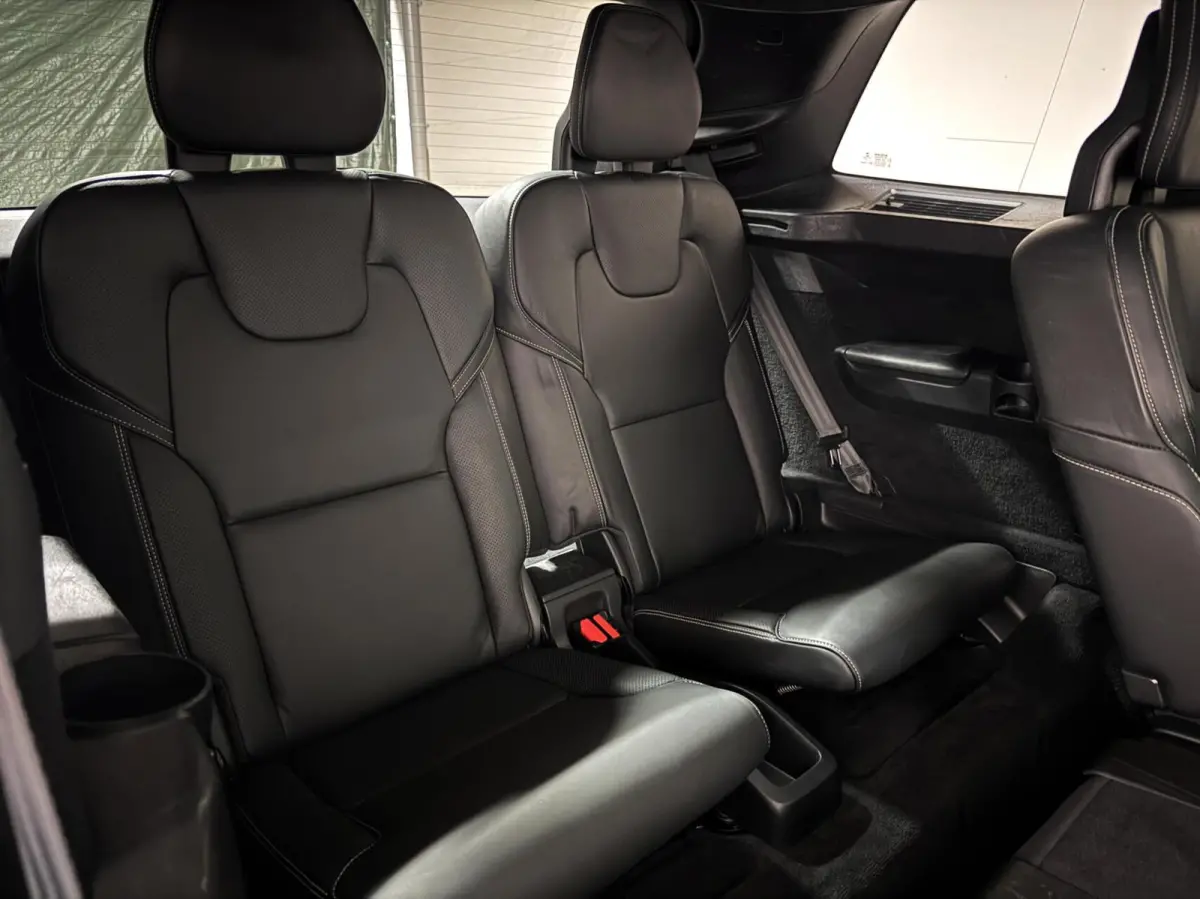 2.0 T8 Recharge AWD R-Design Pano B&W 360º Luchtvering Trekh.