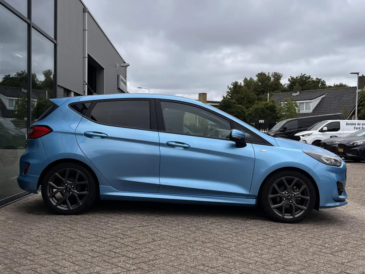 1.0 EcoBoost Hybrid ST-Line 125PK Cruise Carplay-Navi Climate Parkeersensoren Achter 17'' Velgen Privacy Glass *Sportief*