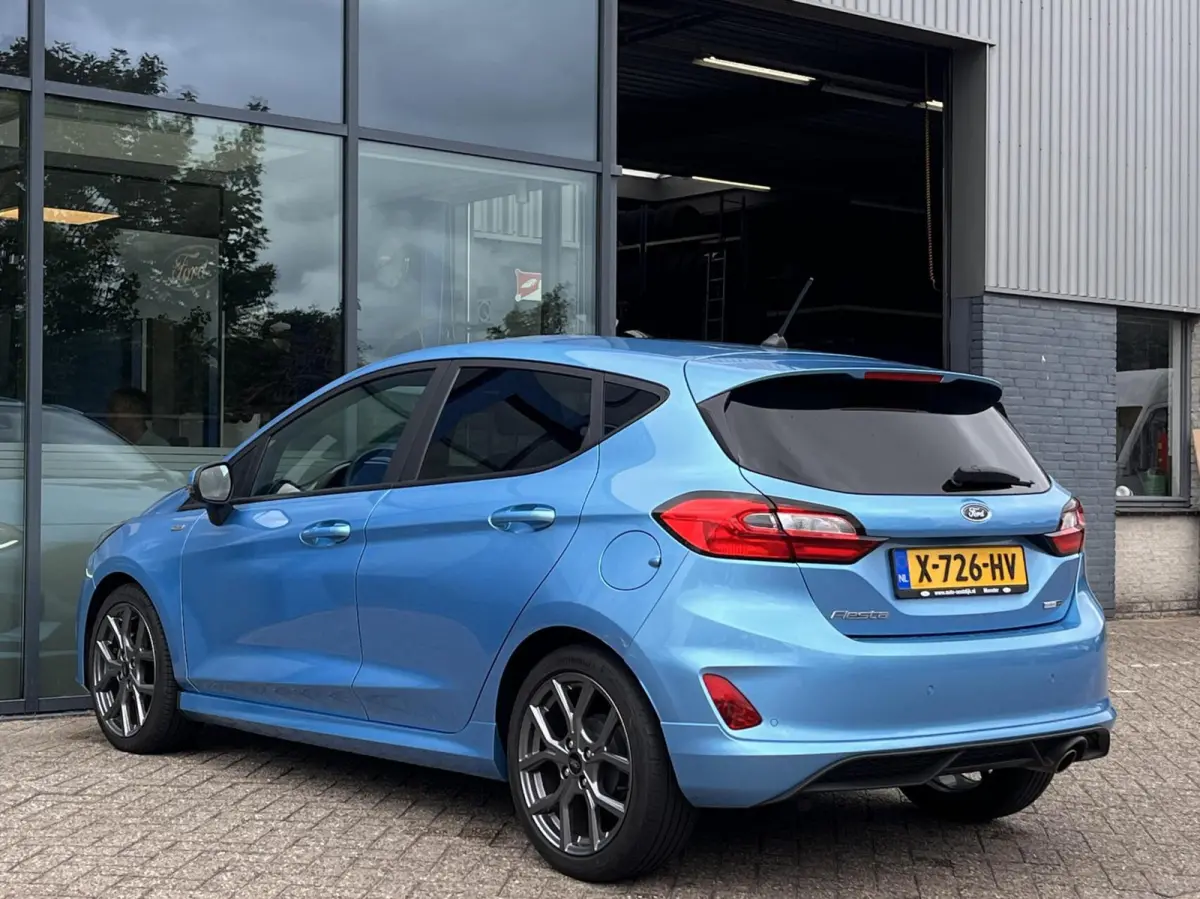 1.0 EcoBoost Hybrid ST-Line 125PK Cruise Carplay-Navi Climate Parkeersensoren Achter 17'' Velgen Privacy Glass *Sportief*