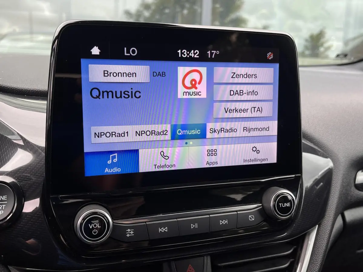1.0 EcoBoost Hybrid ST-Line 125PK Cruise Carplay-Navi Climate Parkeersensoren Achter 17'' Velgen Privacy Glass *Sportief*