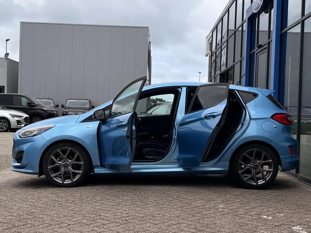 1.0 EcoBoost Hybrid ST-Line 125PK Cruise Carplay-Navi Climate Parkeersensoren Achter 17'' Velgen Privacy Glass *Sportief*