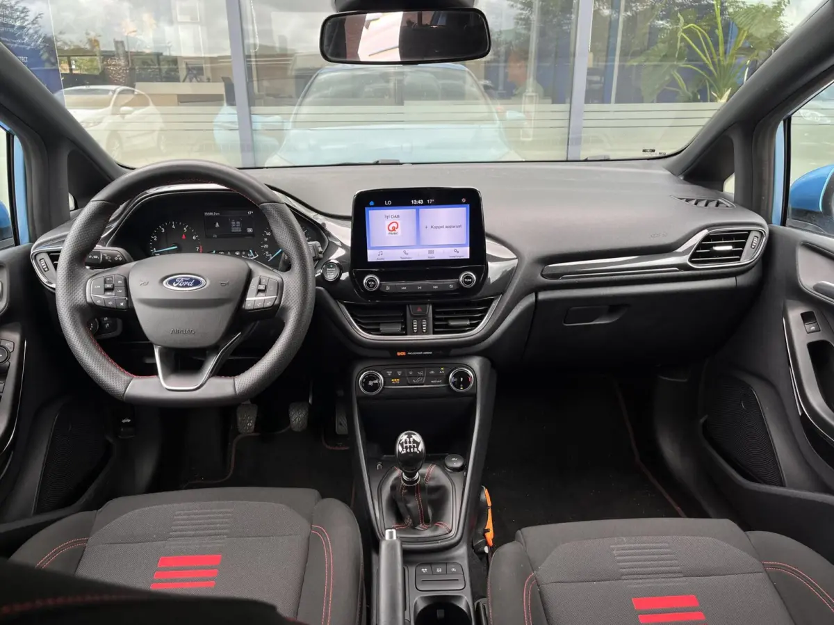 1.0 EcoBoost Hybrid ST-Line 125PK Cruise Carplay-Navi Climate Parkeersensoren Achter 17'' Velgen Privacy Glass *Sportief*